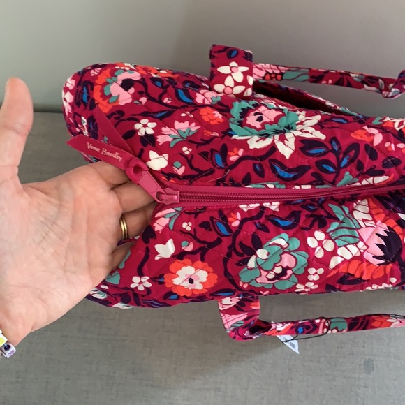 ‼️holiday sale-FIRM‼️ NWT Vera Bradley grand traveler bloom berry - Picture 7 of 16